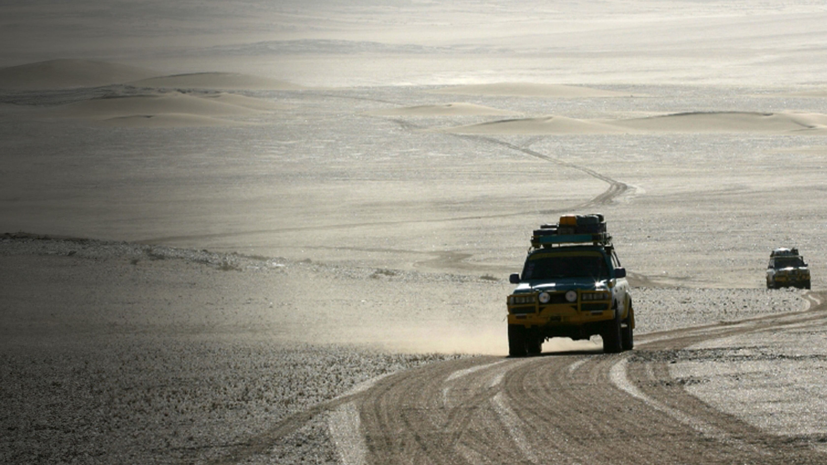 Hot Roads - The World's Most Dangerous Roads background