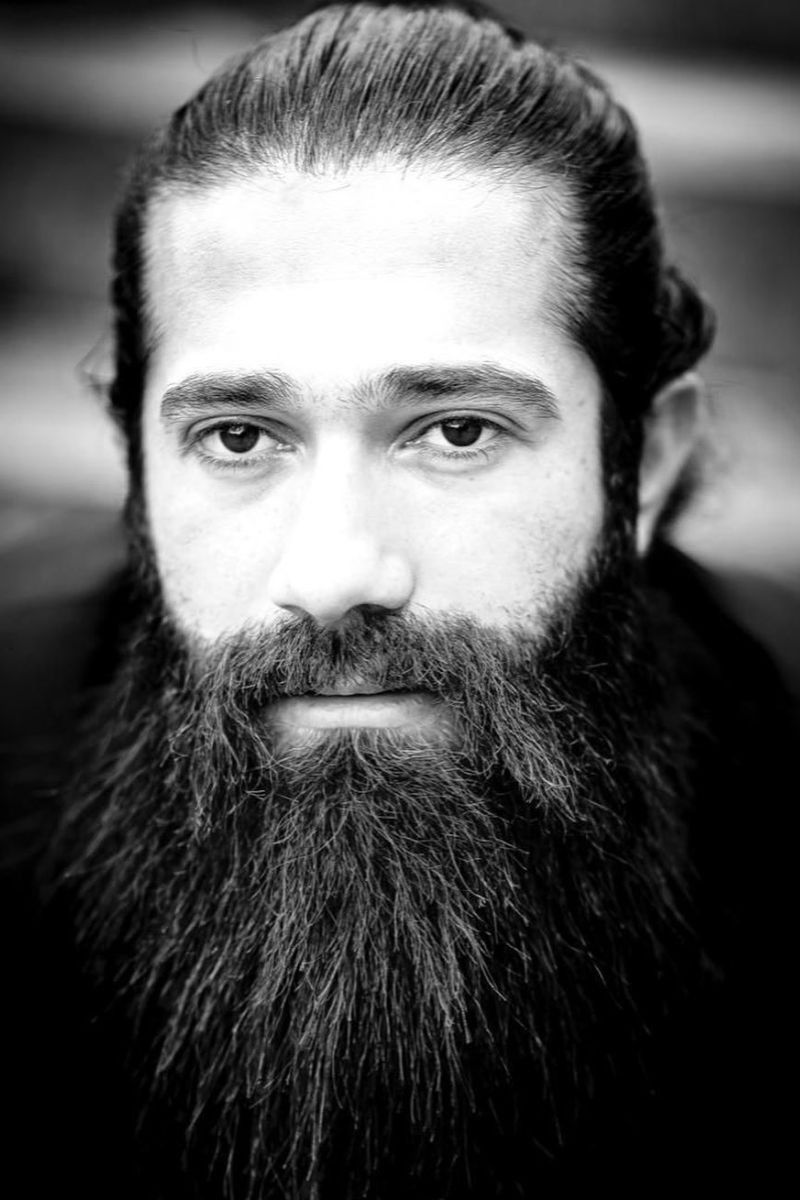 et billede af Georges Khoukaz