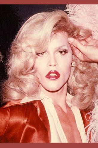 et billede af Logan Carter