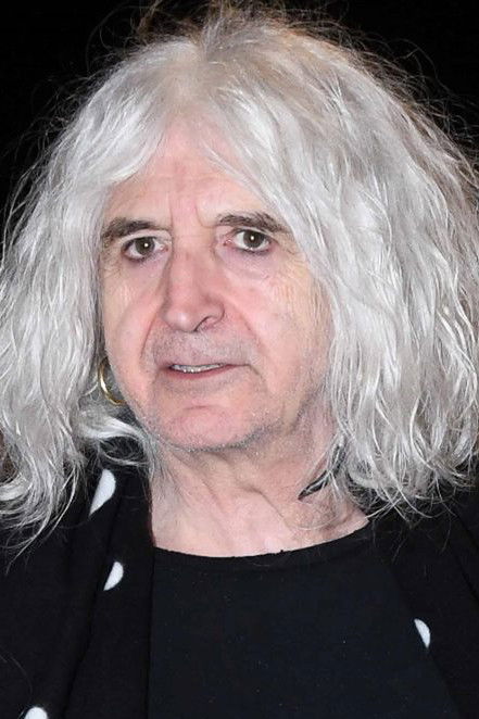 et billede af Nikos Karvelas