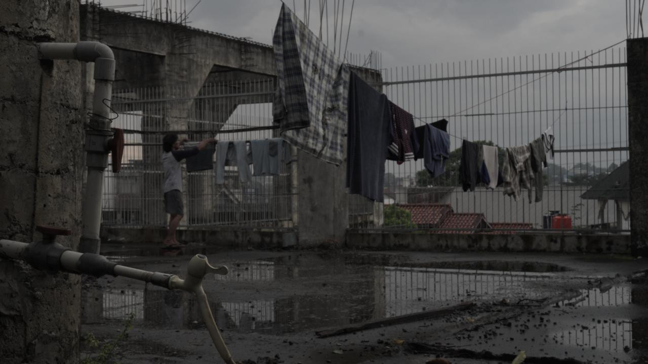 When Stillness Trembles