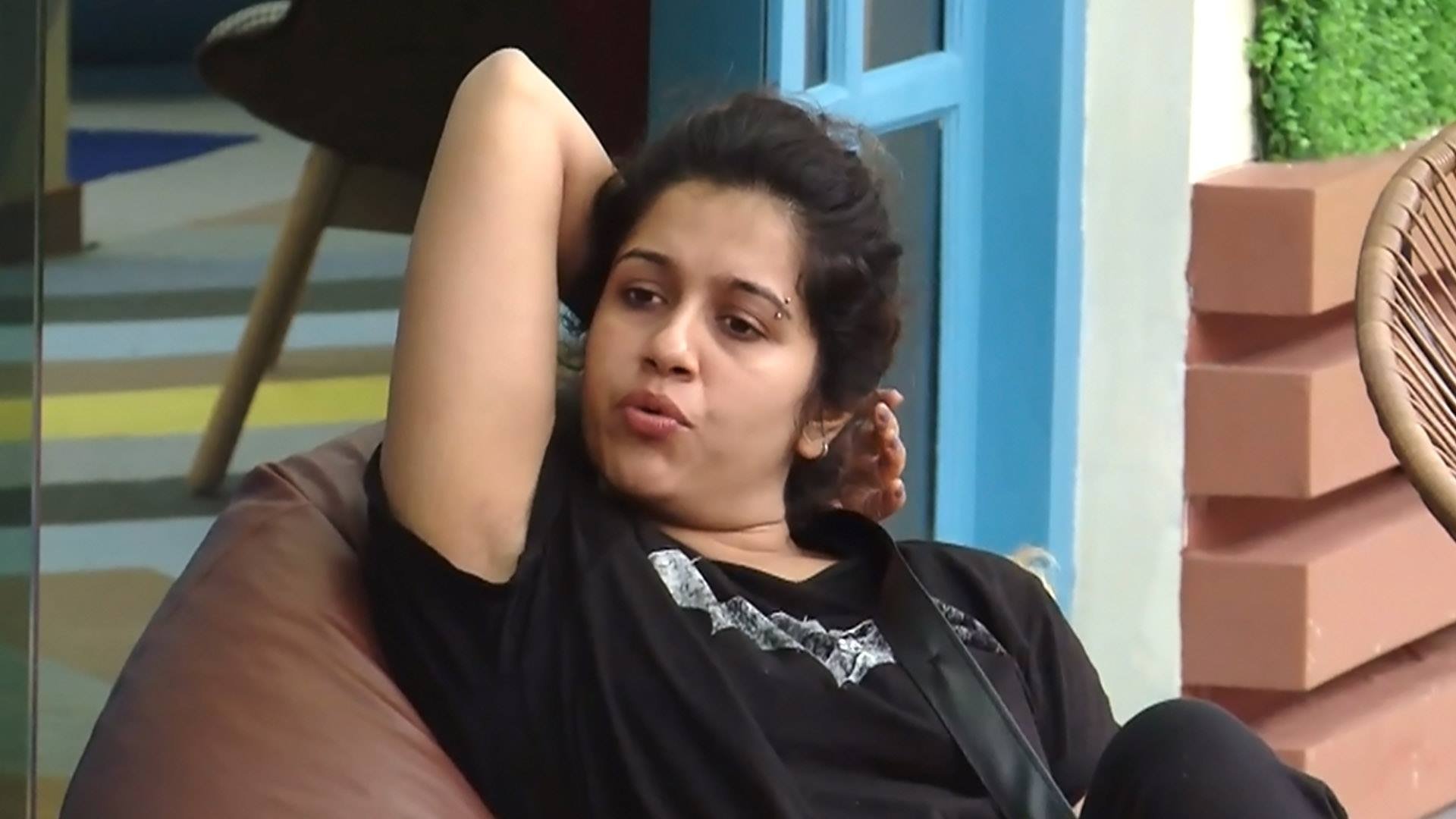 Thumbnail for Day 26: Is Bigg Boss Unfair? Season 1 Episode 27