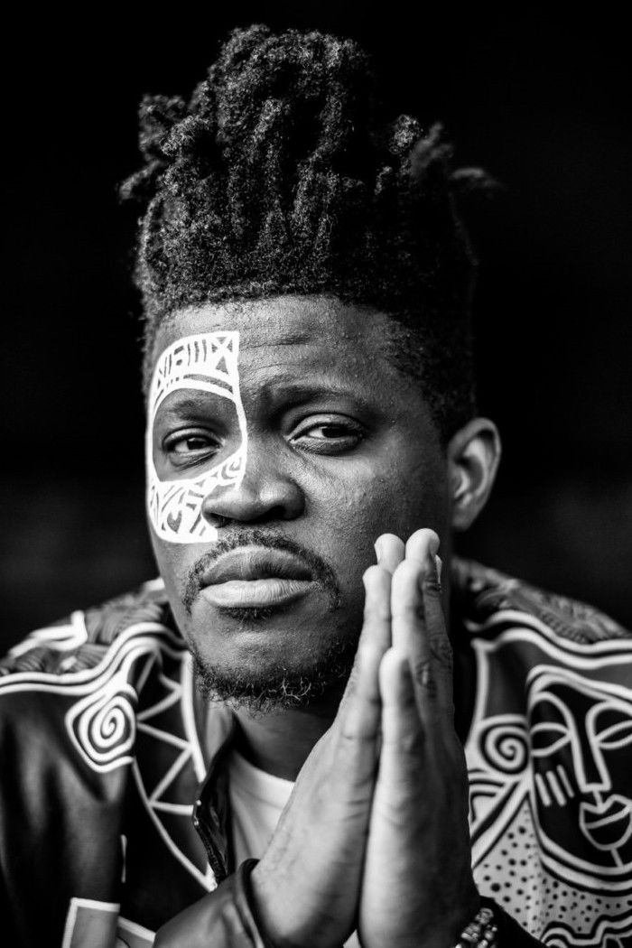 et billede af Laolu Senbanjo