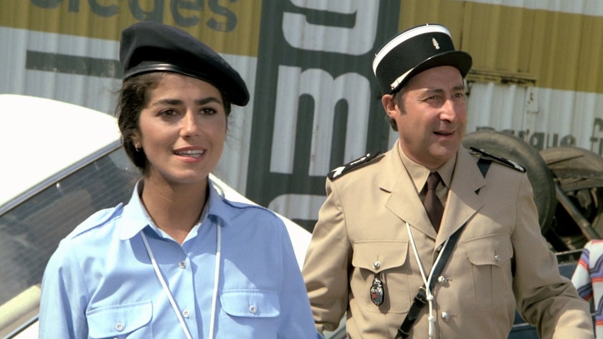 Le Gendarme et les Gendarmettes (1982)