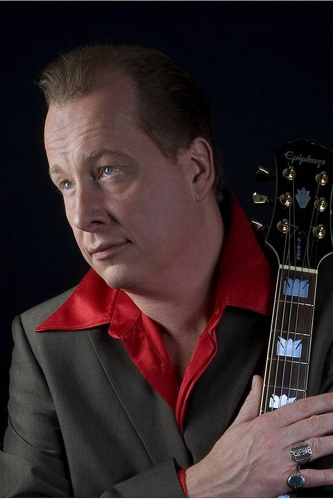 et billede af John Barron