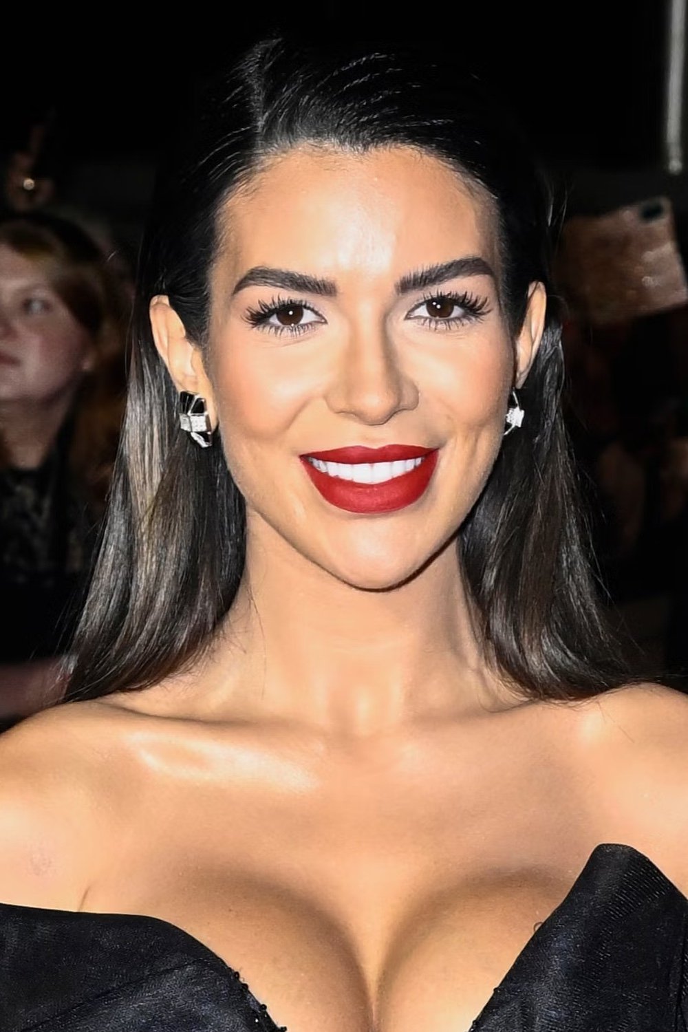 et billede af Ekin-Su Cülcüloğlu