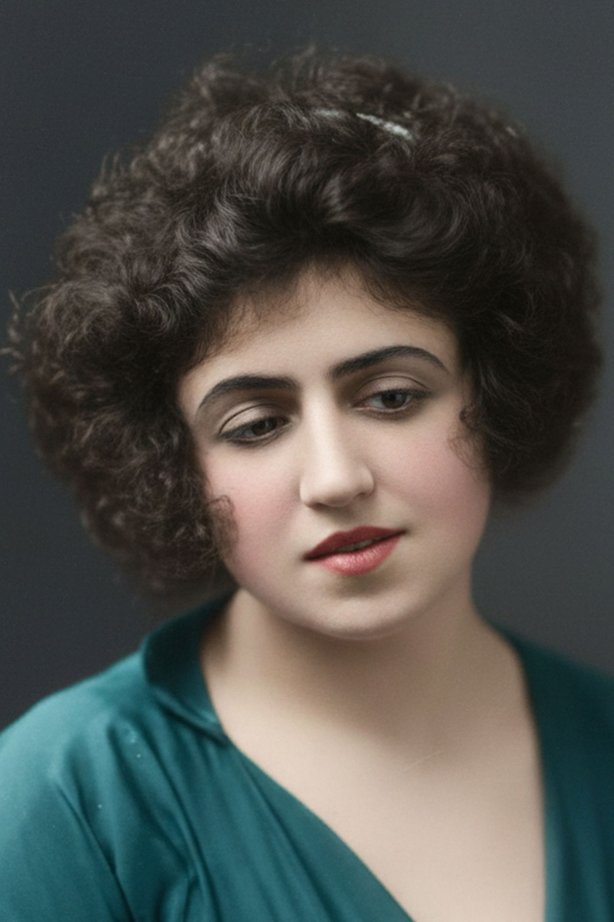 et billede af Eliza Binemeciyan