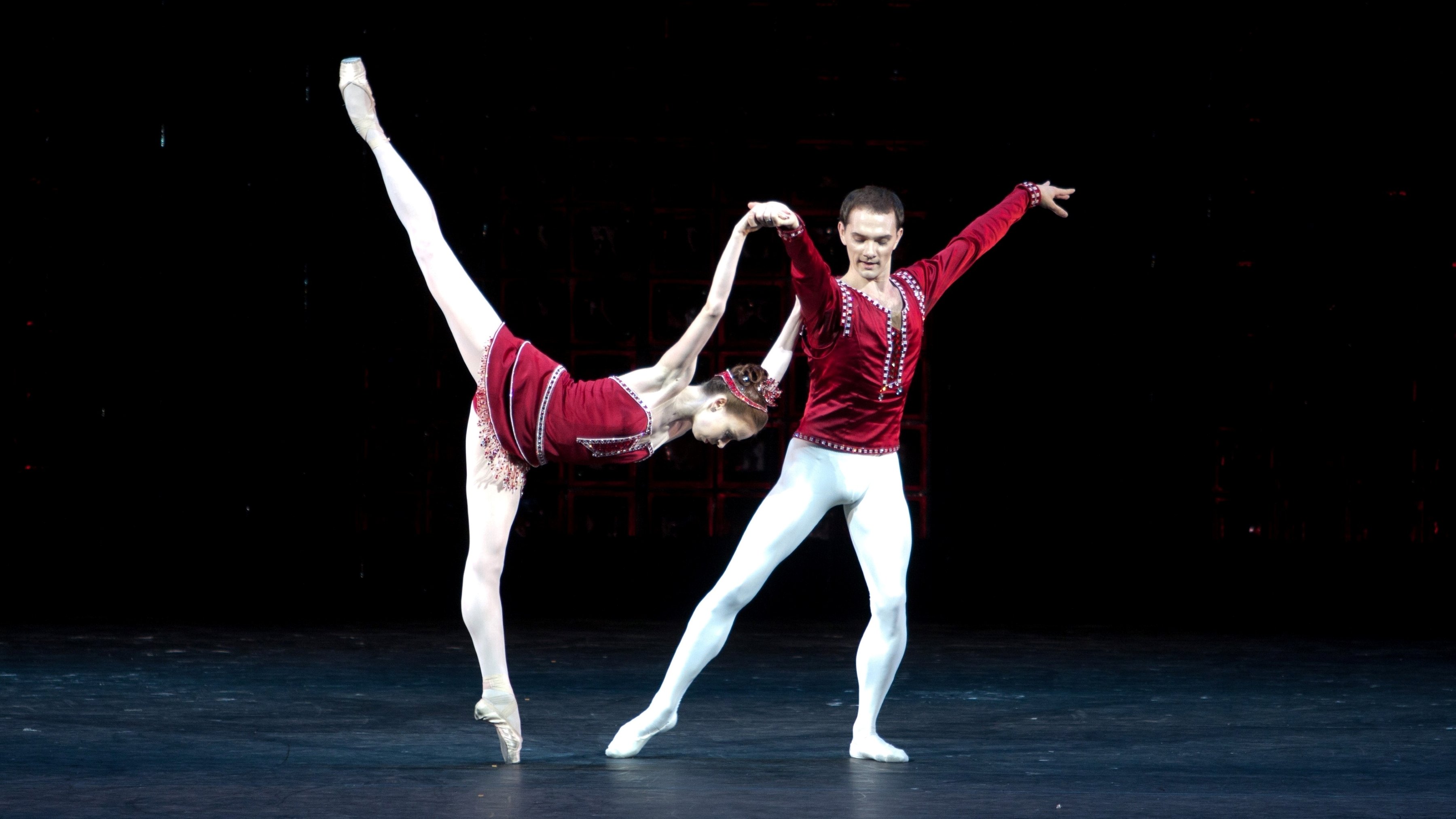 Bolshoi Ballet: Jewels (2014)