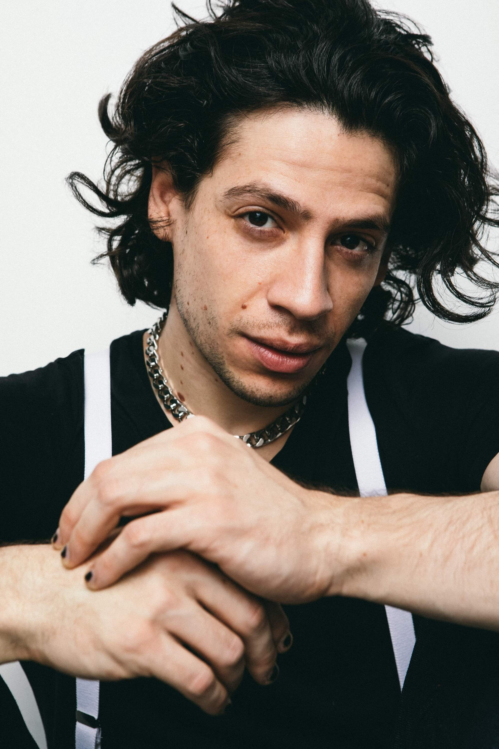 et billede af Alexis Sides