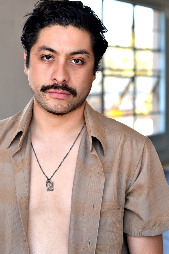 Oscar Peña's picture in the cast