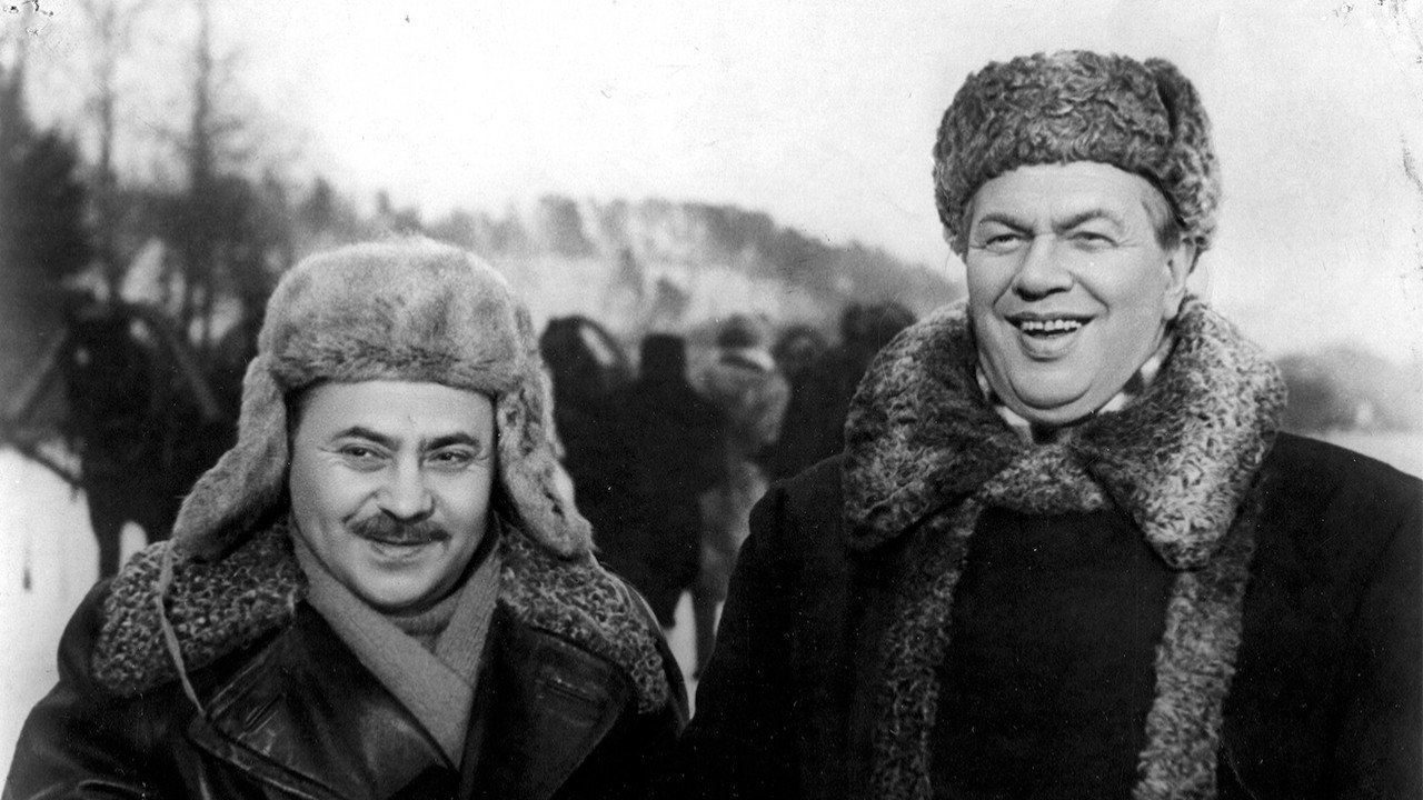 Далеко от Москвы