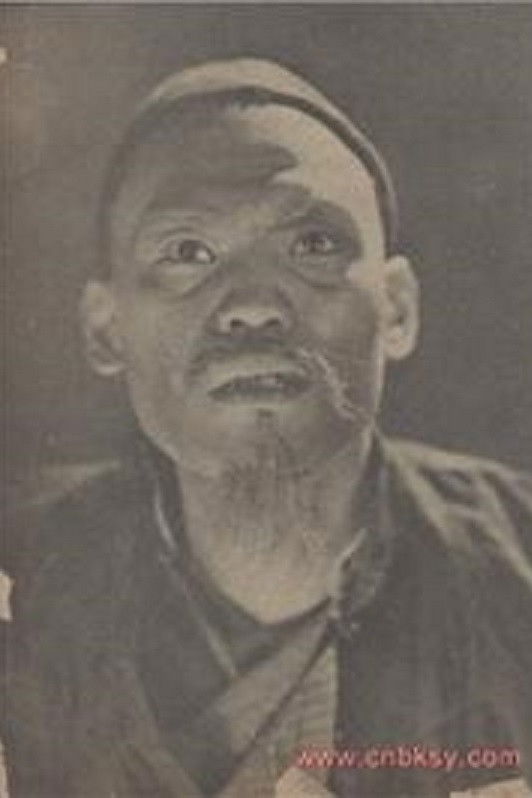 et billede af Zhou Fengwen