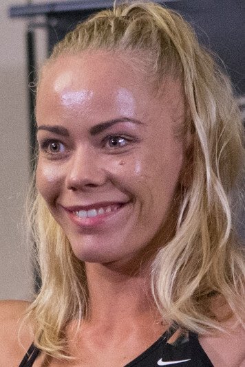 Sunna Davíðsdóttir backdrop