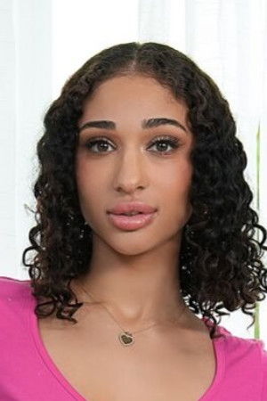 et billede af Lina Love