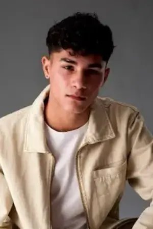 et billede af Nahum Hughes