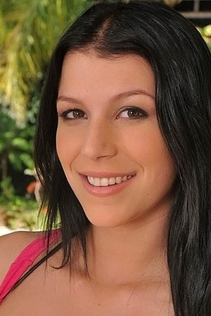 et billede af Ava Cash