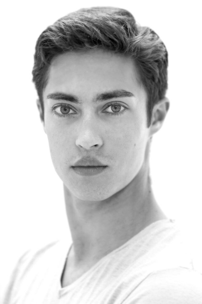 et billede af James Hay