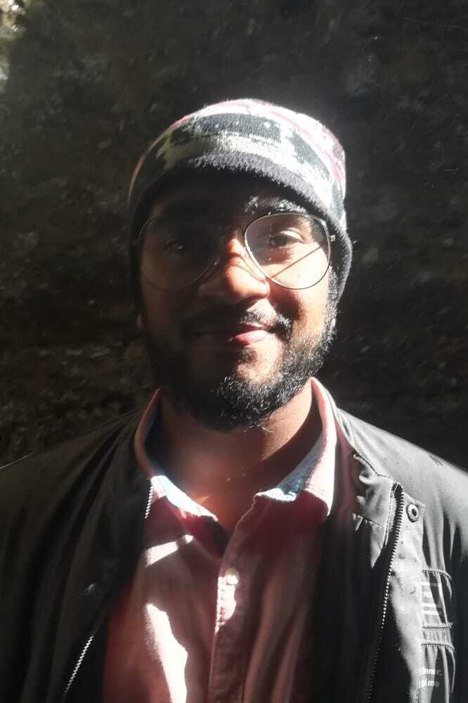 et billede af Dijo Tom