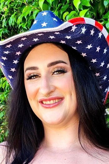 et billede af Avalon Mira