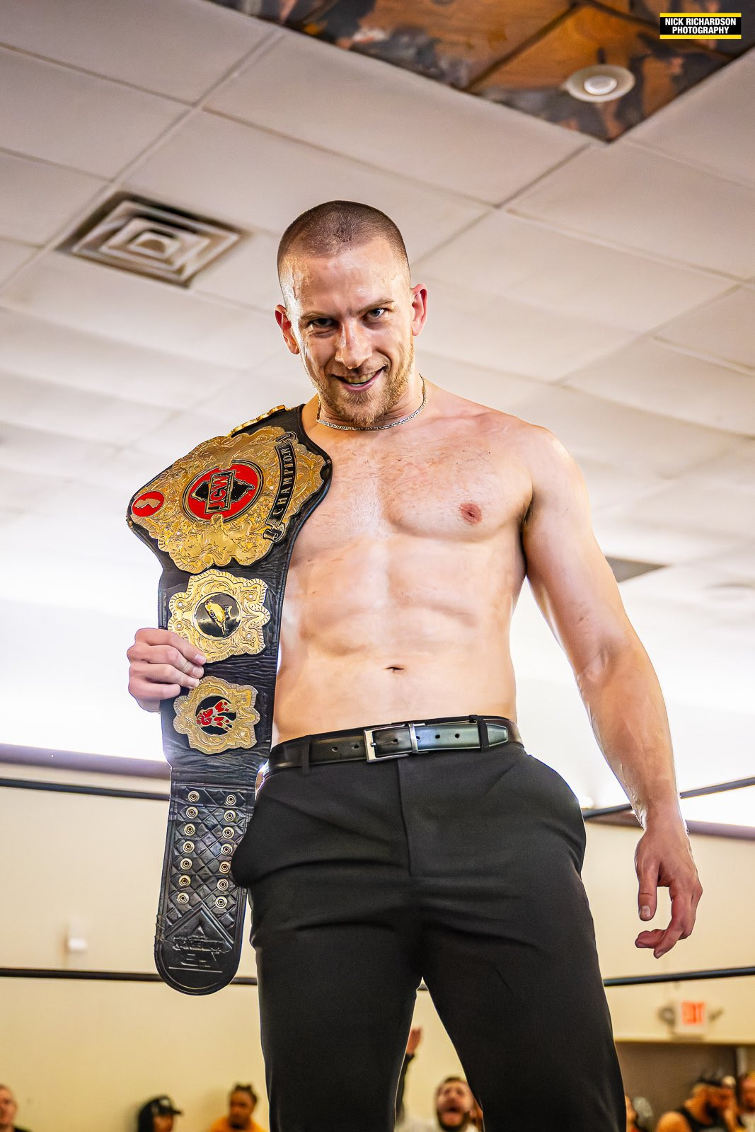 et billede af Charles Mason