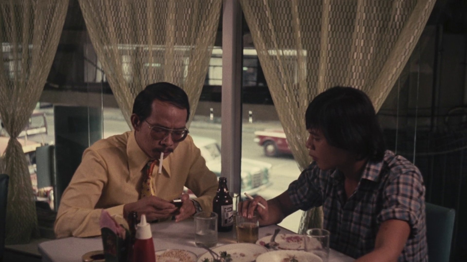 Maynila sa mga Kuko ng Liwanag (1975)