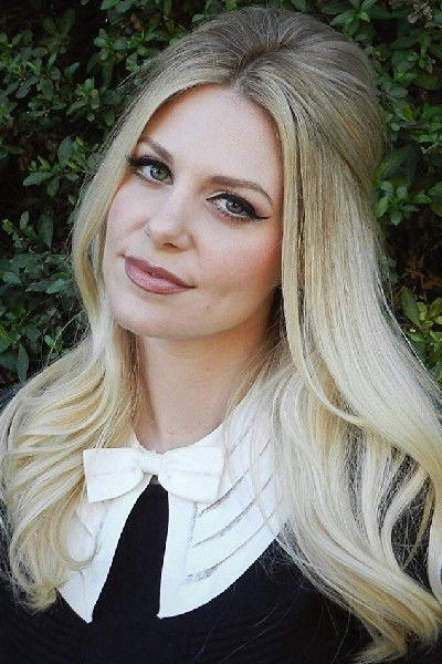 et billede af Charity Daw