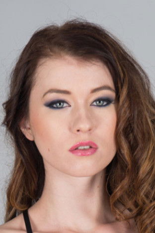 et billede af Misha Cross