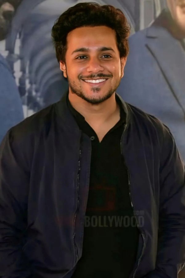 et billede af Aamil Keyan Khan