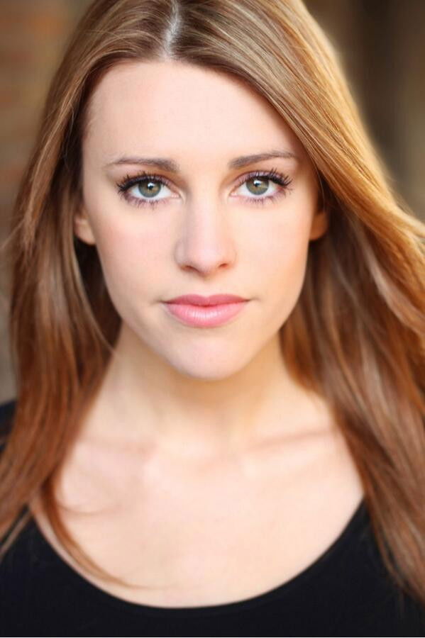 et billede af Elisha Ainsley