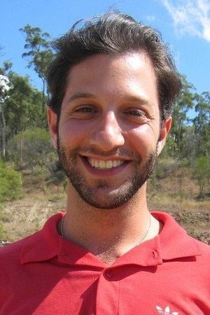 et billede af Matthew Bass