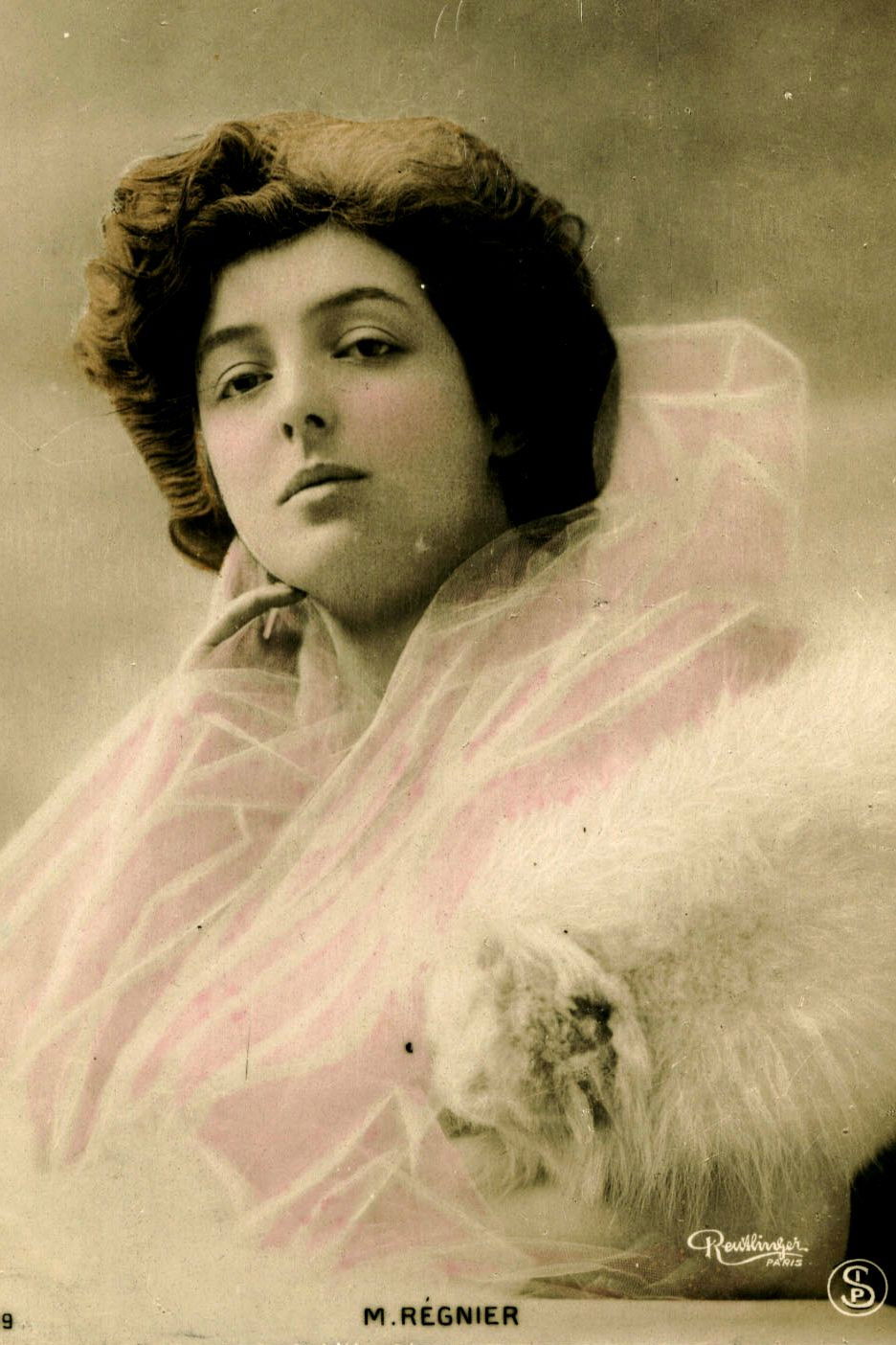 et billede af Marthe Régnier