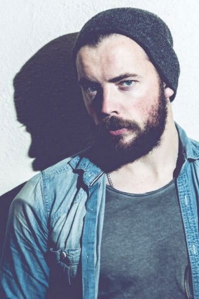 et billede af Adam Moylan