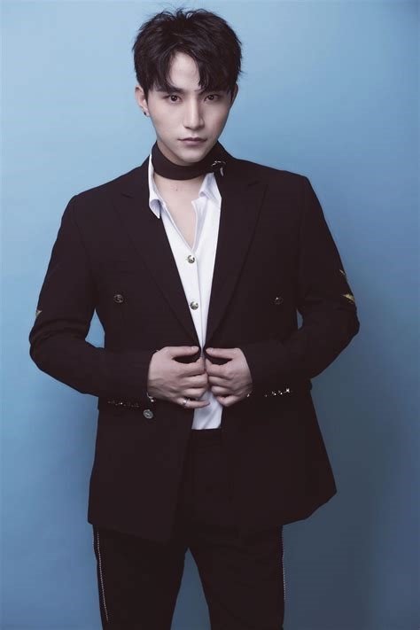 et billede af Wu Chuyi