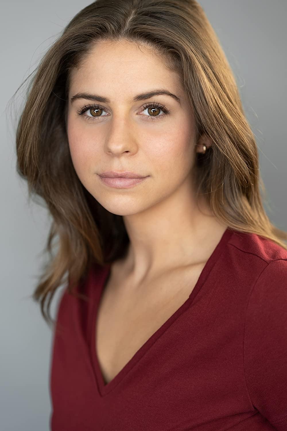 Elizabeth Manning's picture in the cast