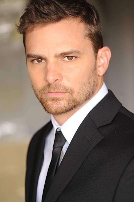 et billede af Jameson Perry