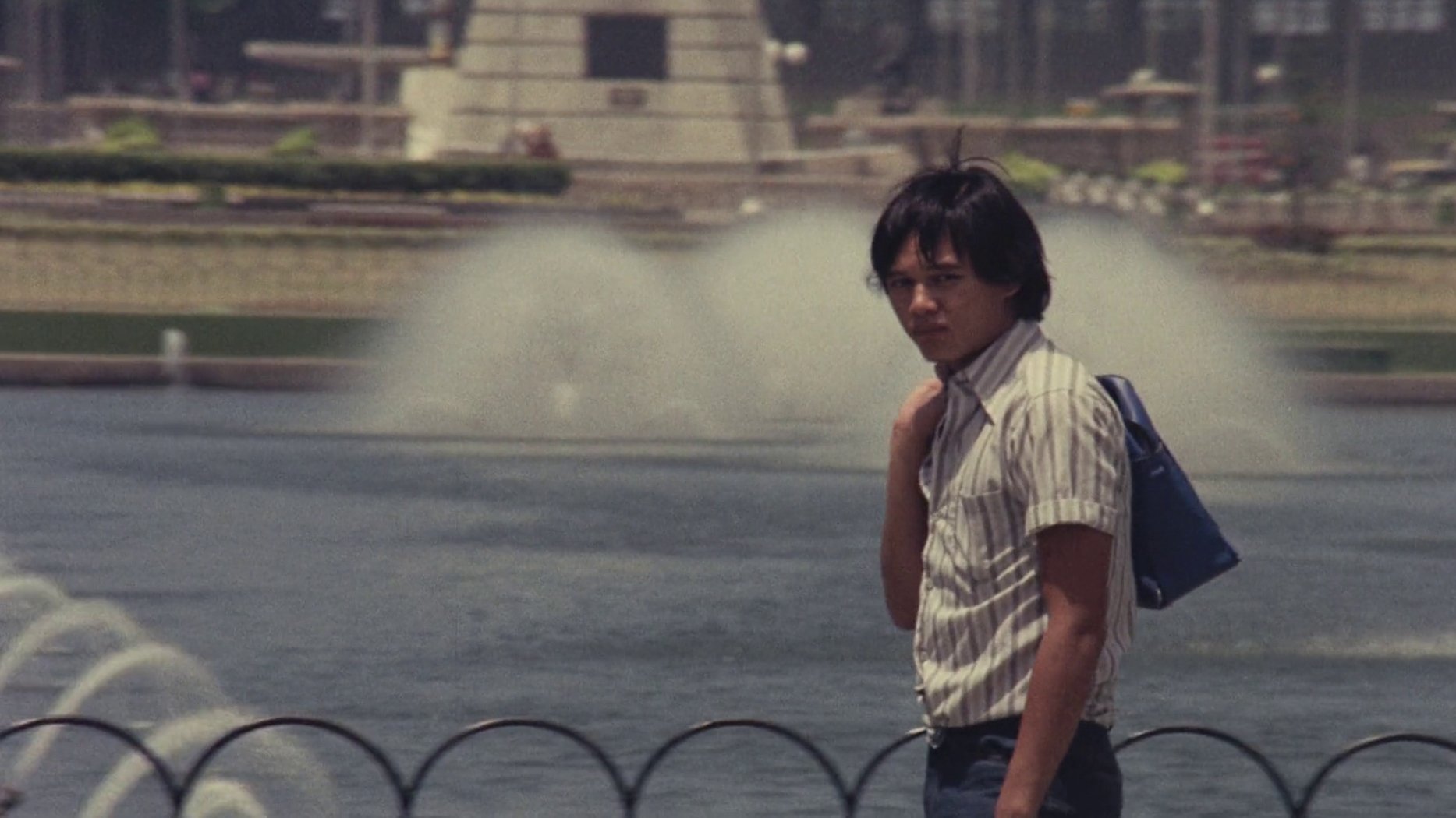 Maynila sa mga Kuko ng Liwanag (1975)