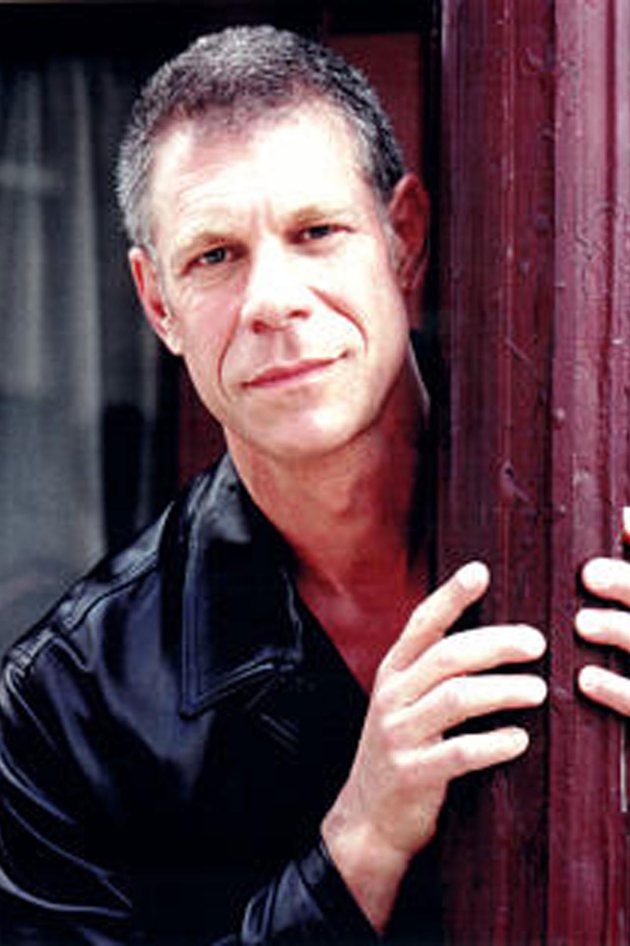 et billede af Barry Carl