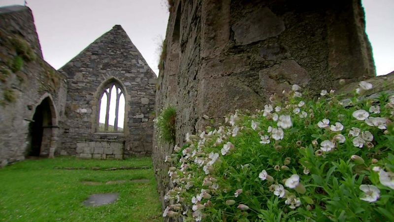 Grand Tours of the Scottish Islands S02E06 backdrop