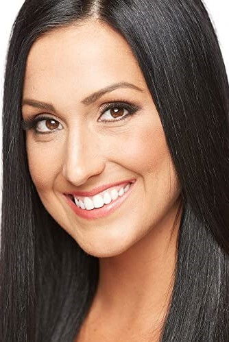 et billede af Alexis Lawson