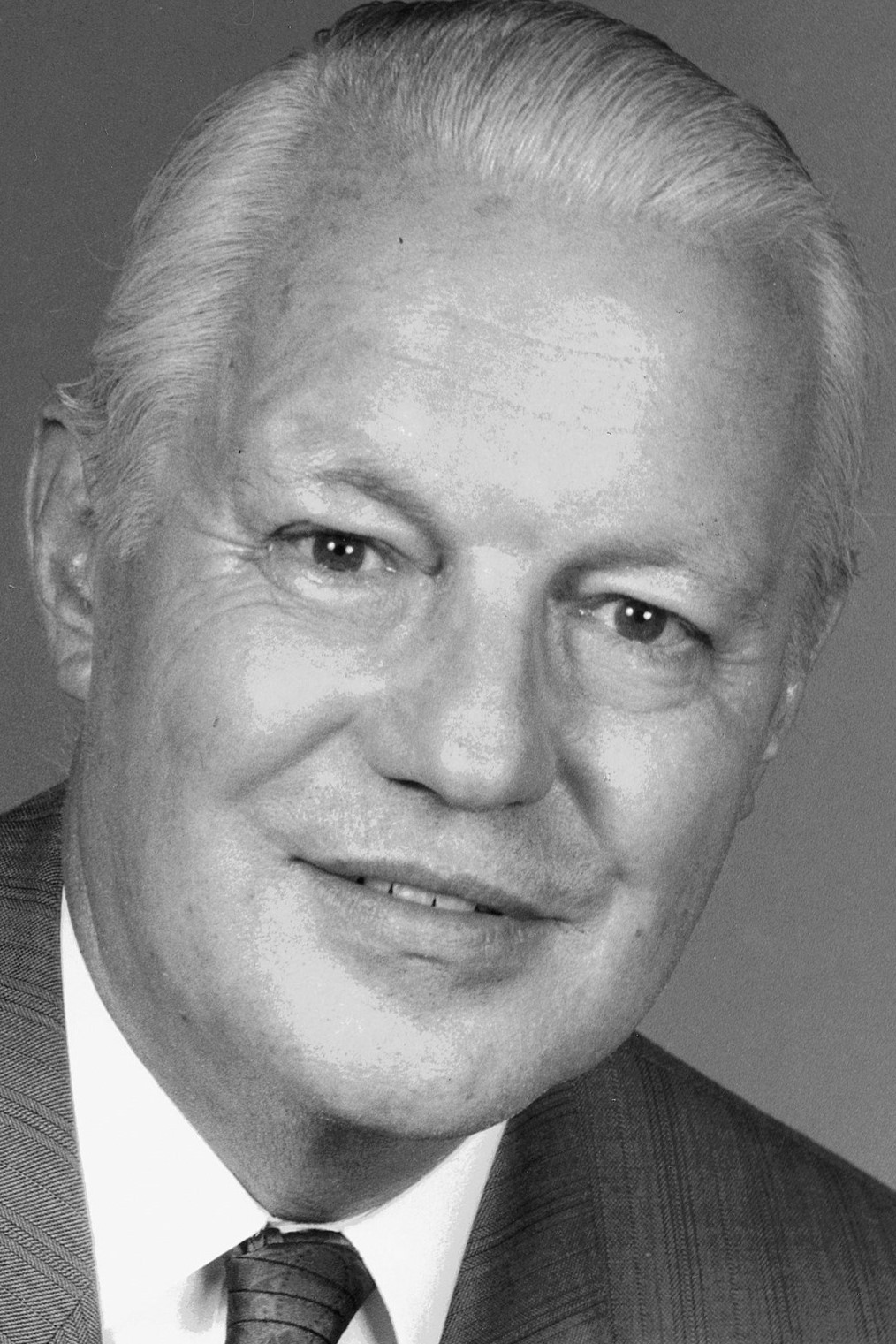 et billede af Gerhard Stoltenberg