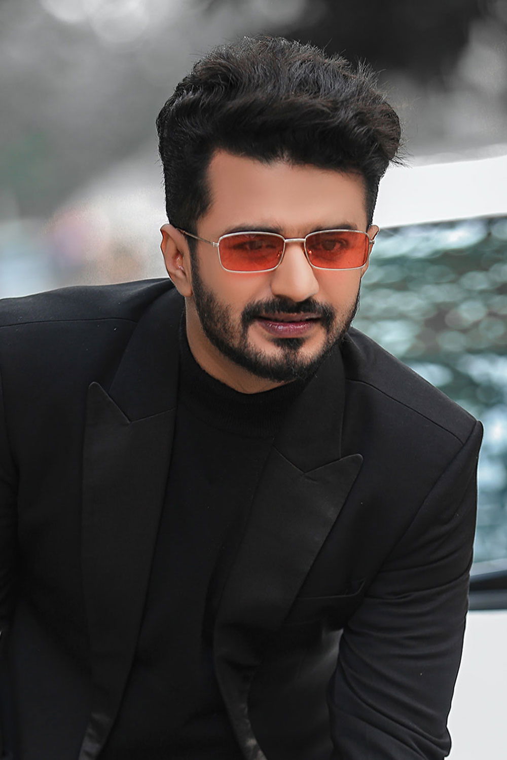 et billede af Mushfiq R. Farhan