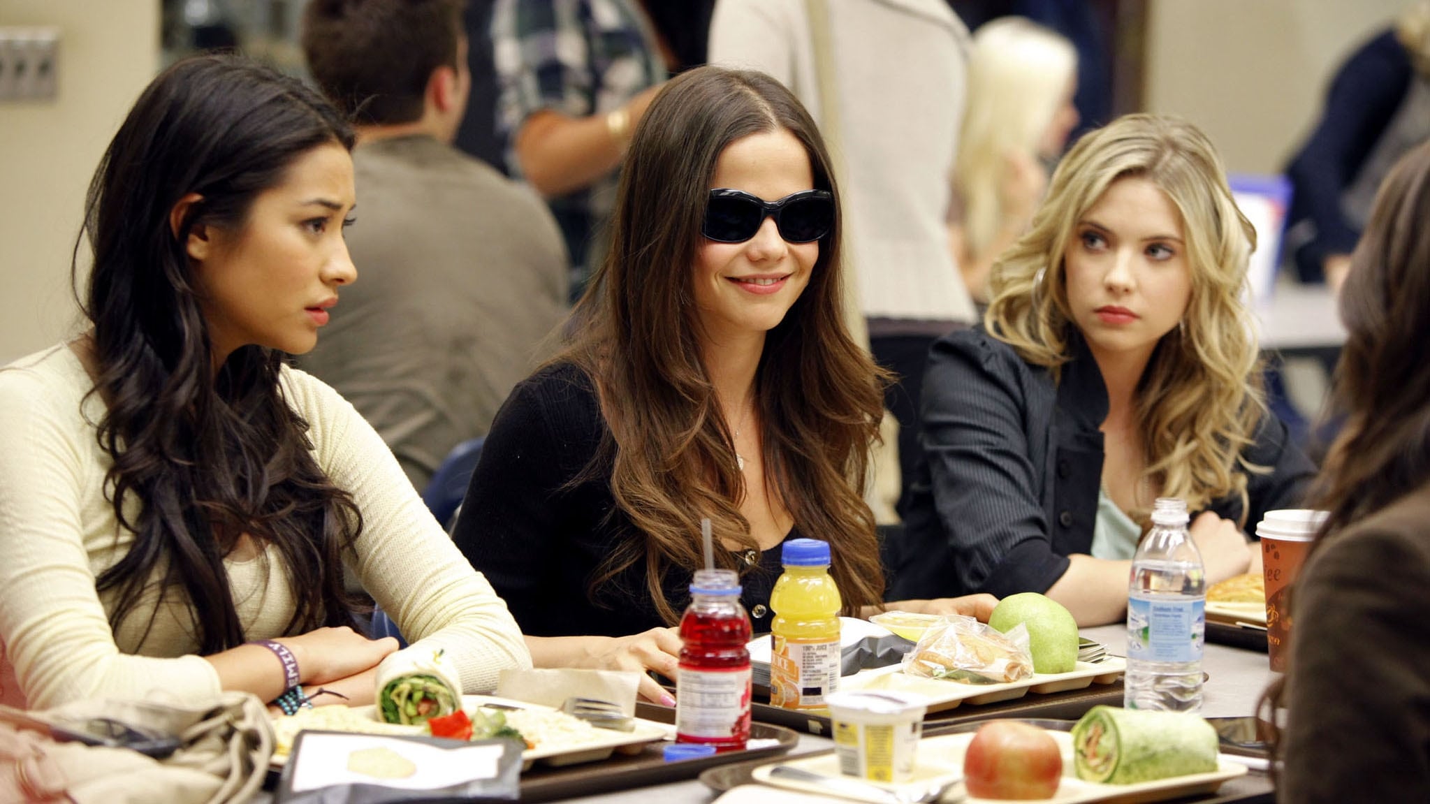 Pretty Little Liars Staffel 1 :Folge 2 