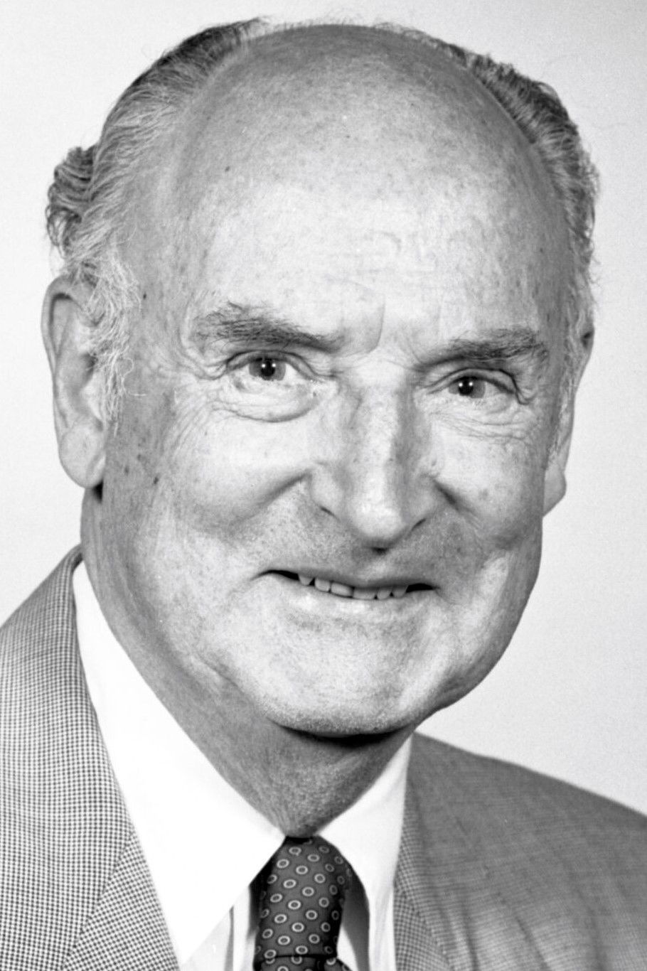 et billede af Charles Warren Hostler