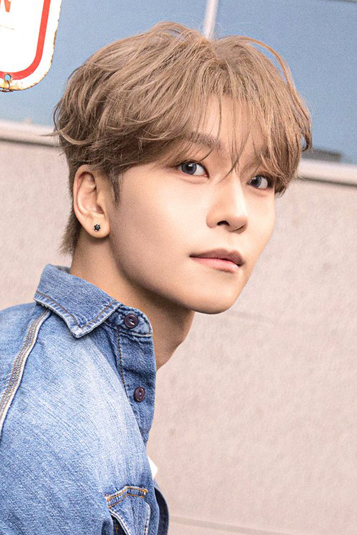 Profile Xinlong with character XINLONG Profile Xinlong with character XINLONG