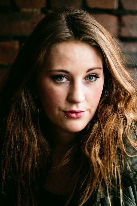 et billede af Annie Drury