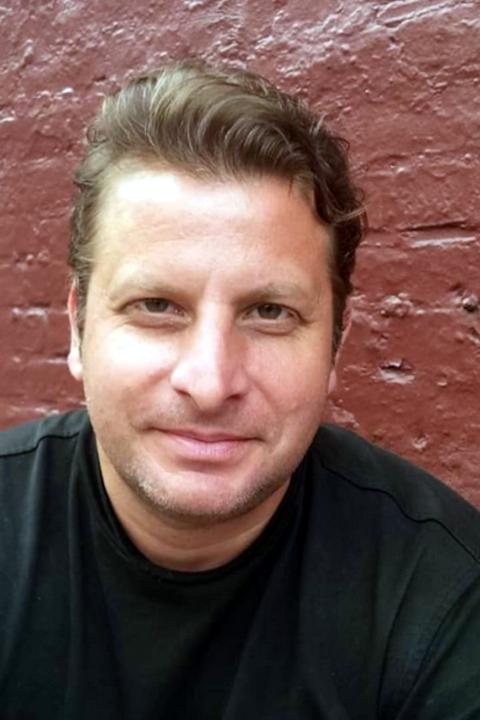 et billede af Joseph DeBona