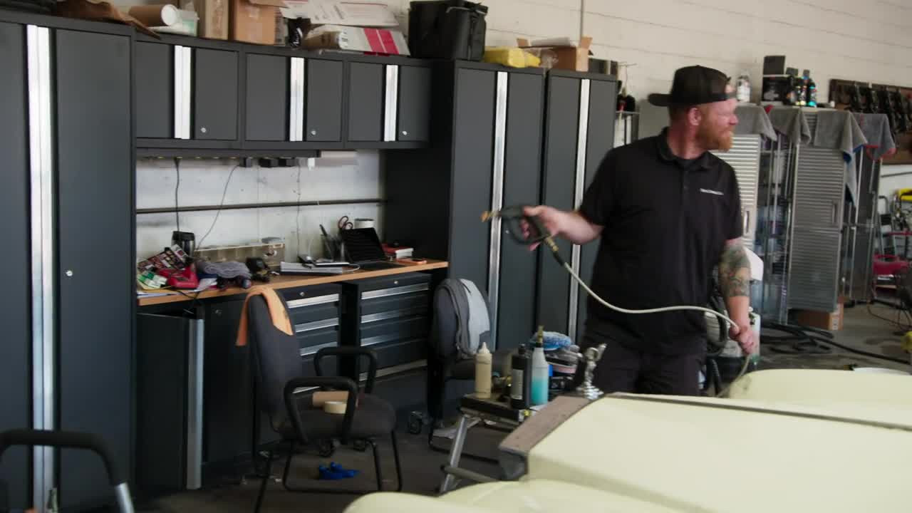 Dirty Old Cars S01E06 backdrop