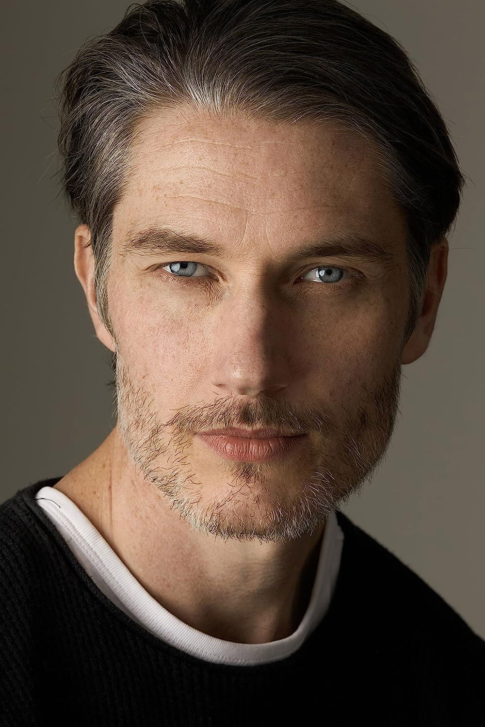 et billede af Adam Forster