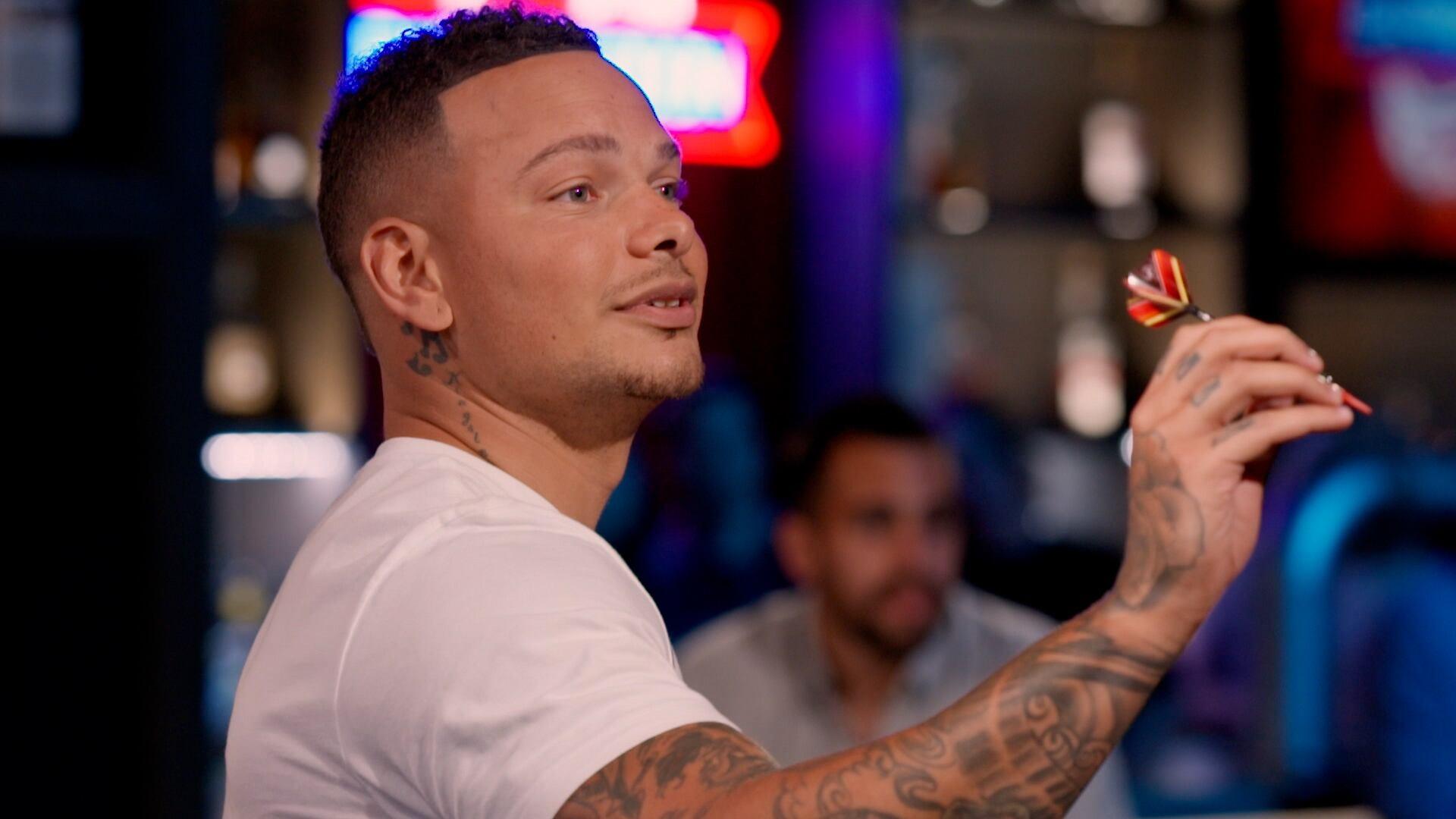 Thumbnail for Blake Shelton vs. Kane Brown Season 1 Episode 1