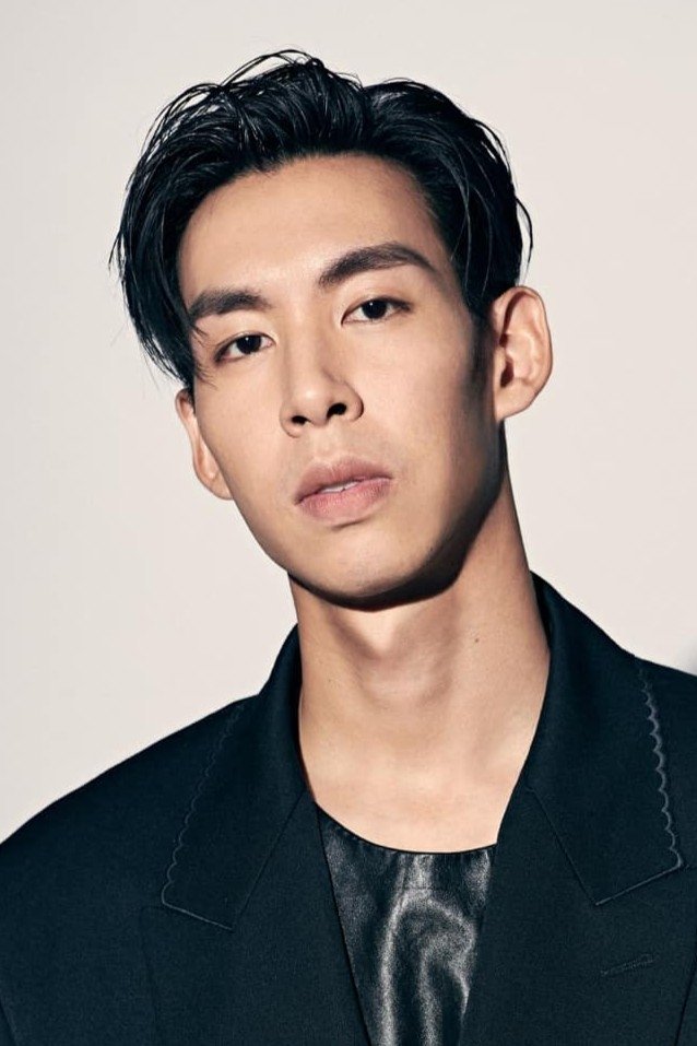 Linus Wang's picture in the cast
